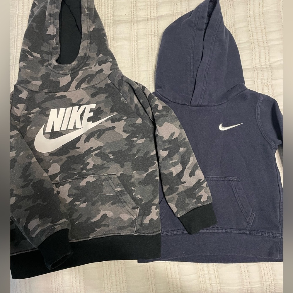 2T Nike pullovers